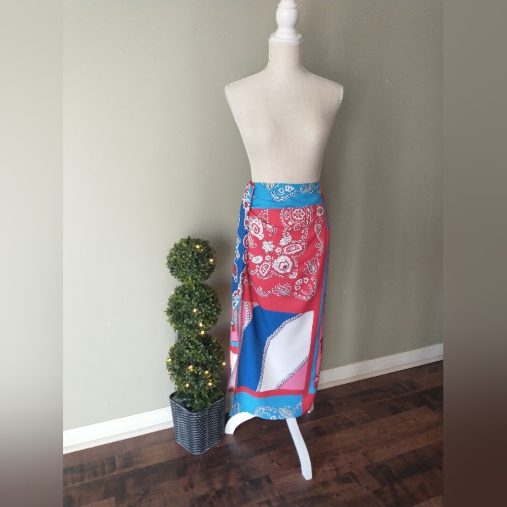 Bandana Print, Silky Touch, Full Side Split Skirt - SHEIN M - Picture 2 of 9